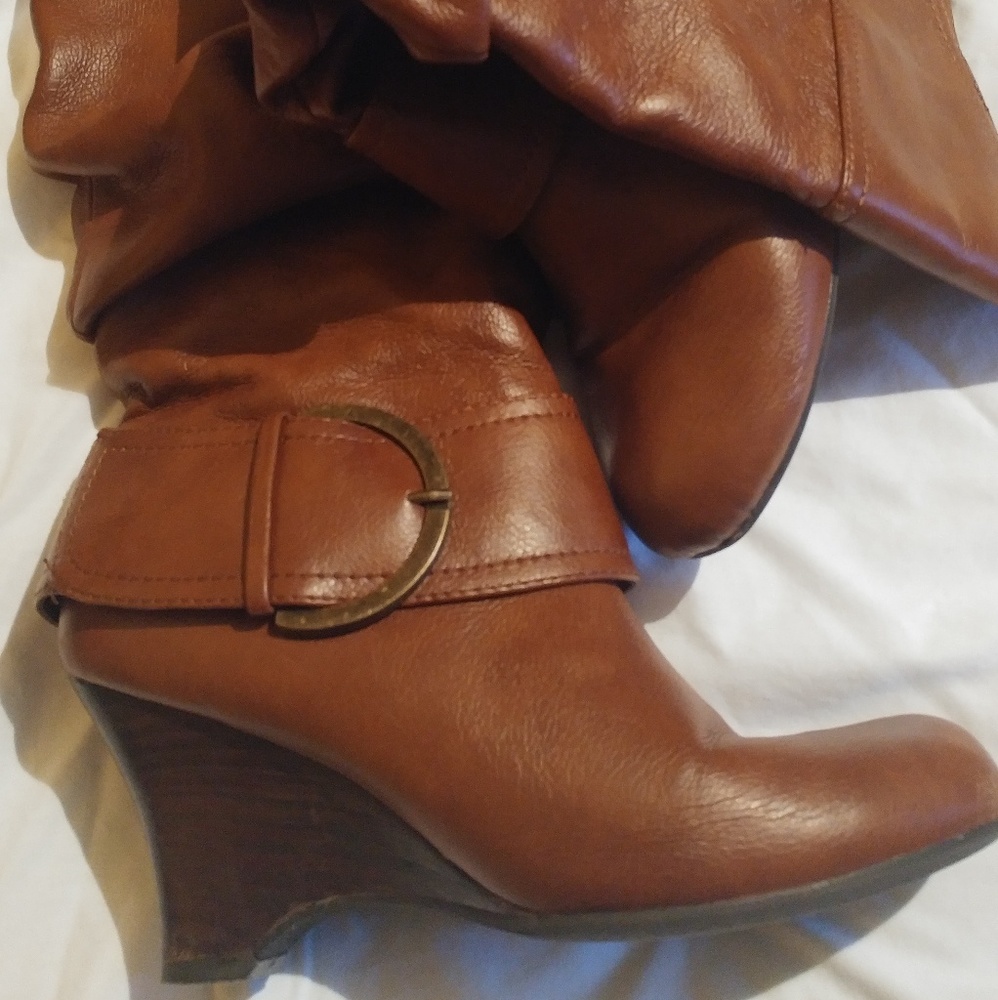 Pesaro Camel Brown Boots Sz 9